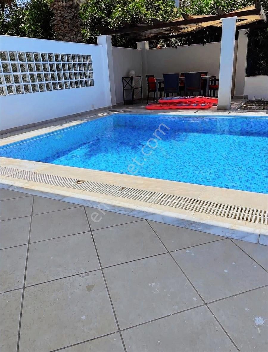 Satılık Havuzlu Villa - Görsel 15