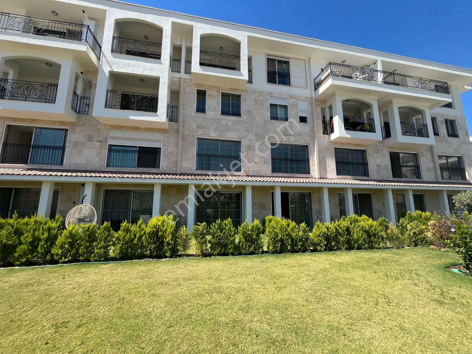 Kuşadasında Ultralux Güvenlikli Elit Havuzlu Sitede 1+1 2+1 Özel Bahçeli Dubleks Daireler - Görsel 23