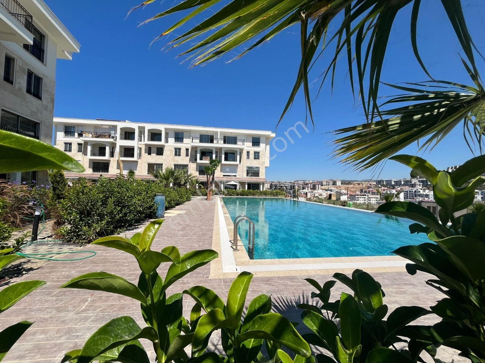 Kuşadasında Ultralux Güvenlikli Elit Havuzlu Sitede 1+1 2+1 Özel Bahçeli Dubleks Daireler - Görsel 2