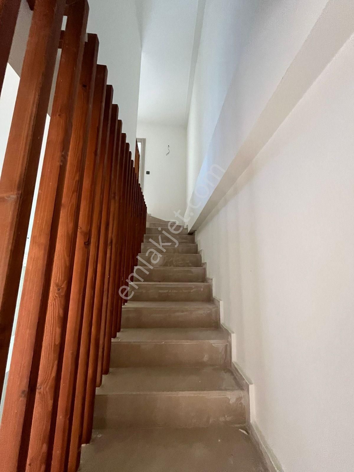 Kuşadasında Ultralux Güvenlikli Elit Havuzlu Sitede 1+1 2+1 Özel Bahçeli Dubleks Daireler - Görsel 26