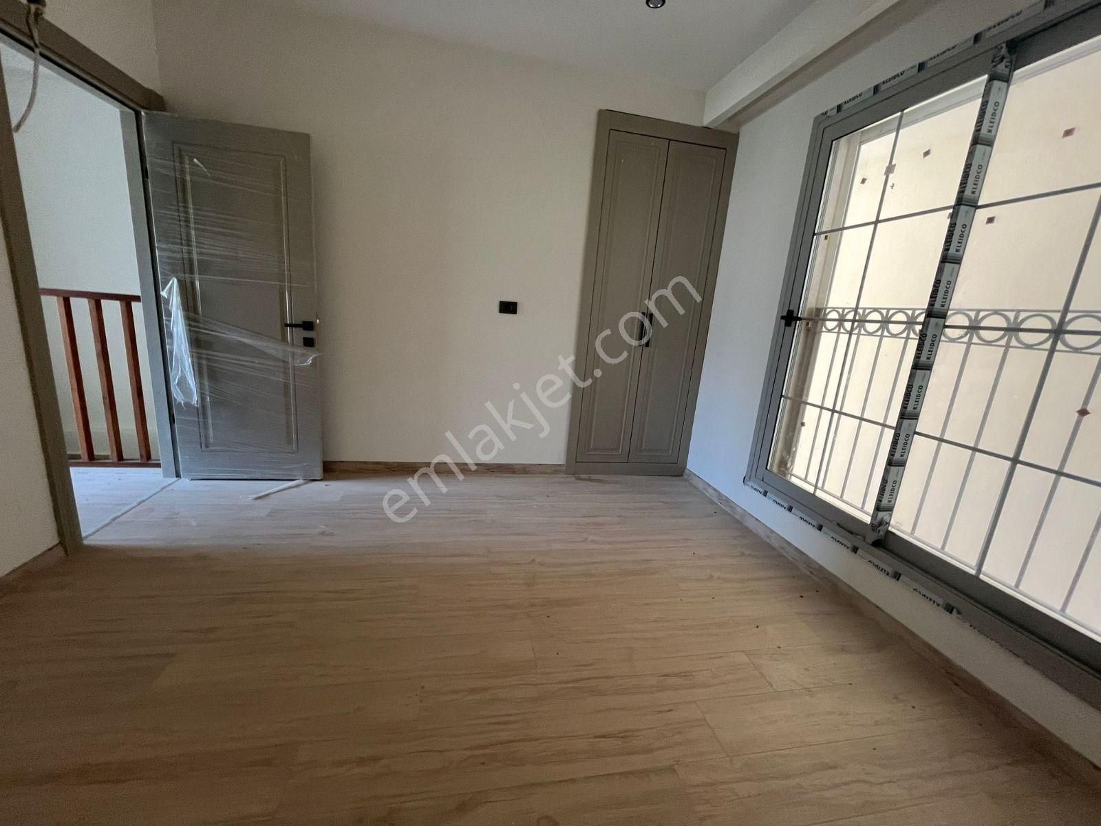 Kuşadasında Ultralux Güvenlikli Elit Havuzlu Sitede 1+1 2+1 Özel Bahçeli Dubleks Daireler - Görsel 21