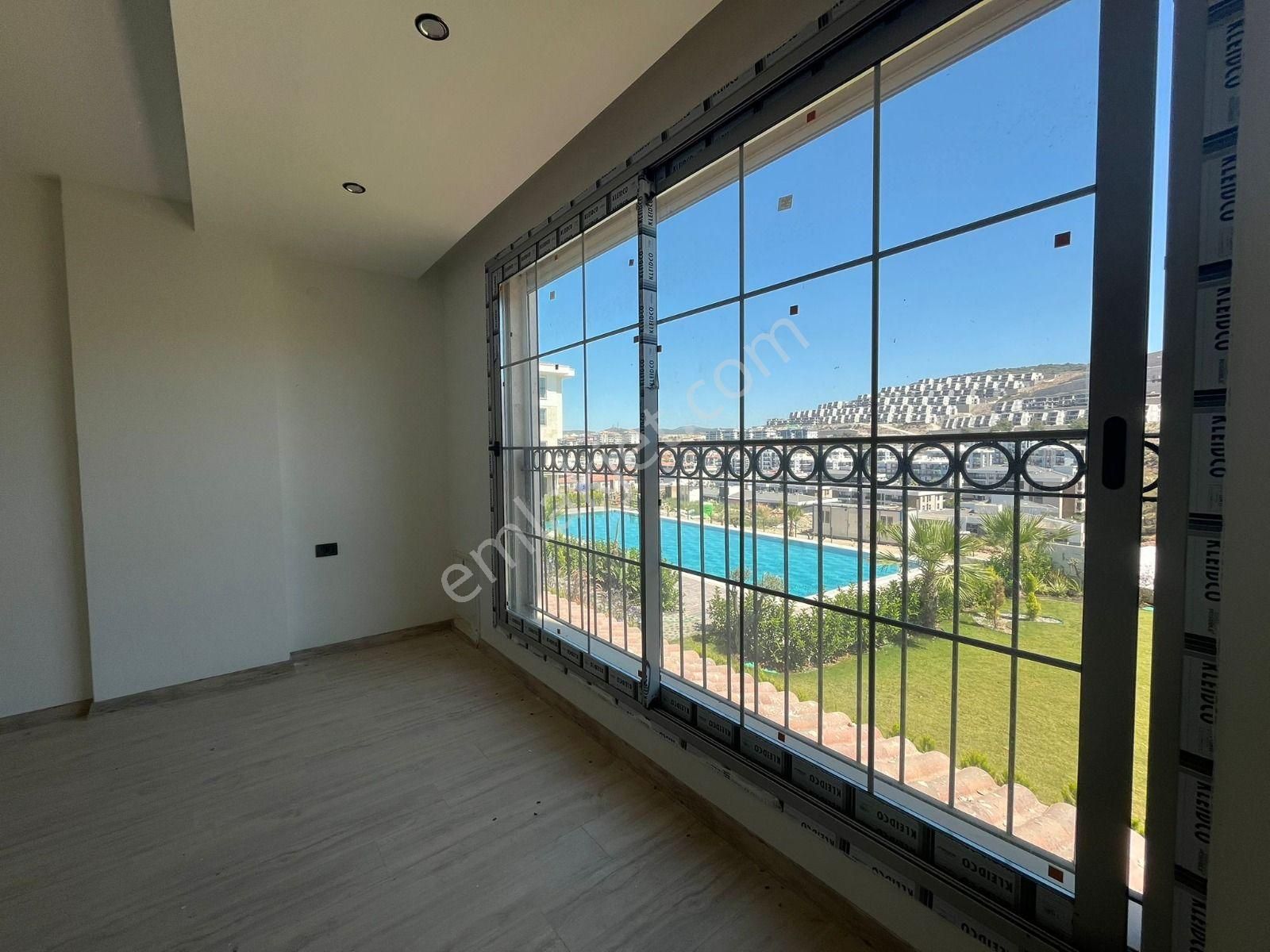 Kuşadasında Ultralux Güvenlikli Elit Havuzlu Sitede 1+1 2+1 Özel Bahçeli Dubleks Daireler - Görsel 16