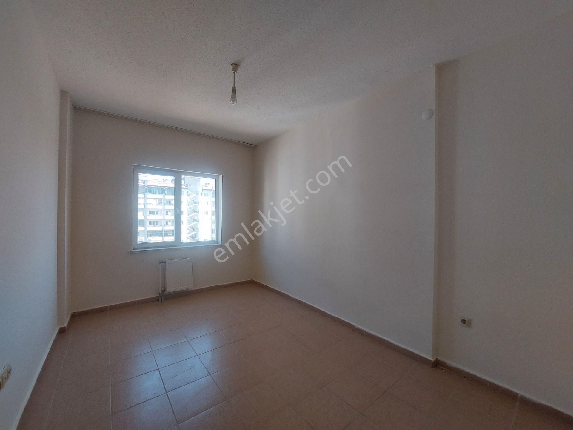 Antalya Döşemelatı Çıplaklı Tokiler'de 3+1 Geniş Doğal Gazlı Kiralık Daire - Görsel 23