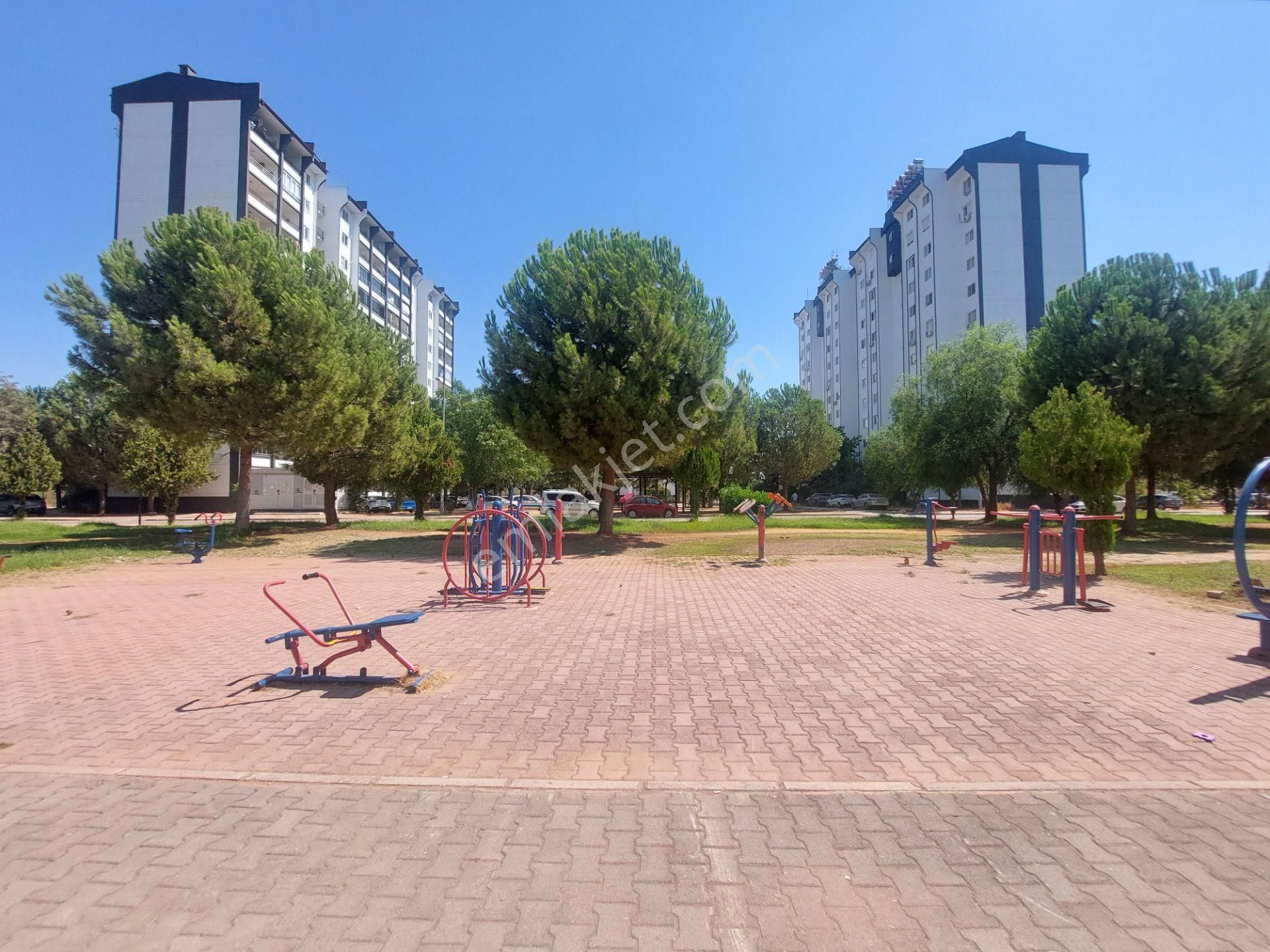 Antalya Döşemelatı Çıplaklı Tokiler'de 3+1 Geniş Doğal Gazlı Kiralık Daire