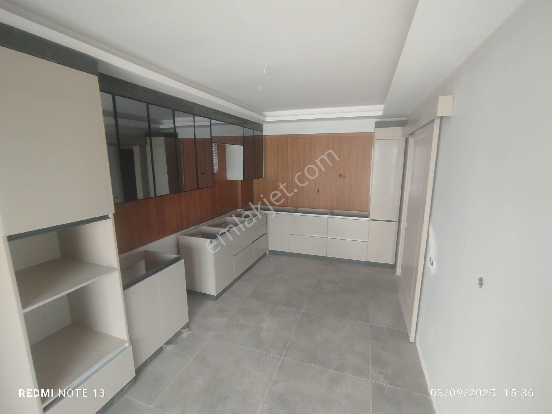 Baglıcada Satılık 4+2 Villa 3kat 500 Metre Arsası - Görsel 19