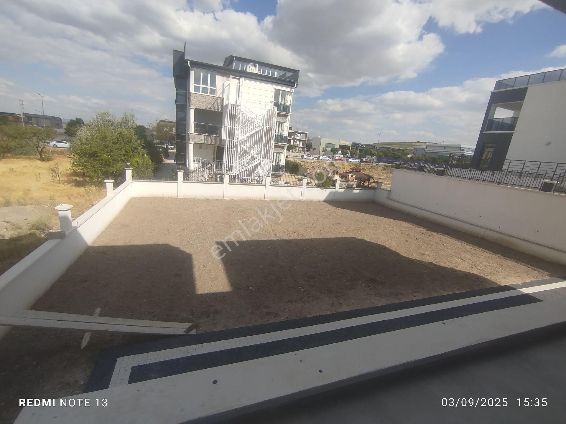 Baglıcada Satılık 4+2 Villa 3kat 500 Metre Arsası - Görsel 25