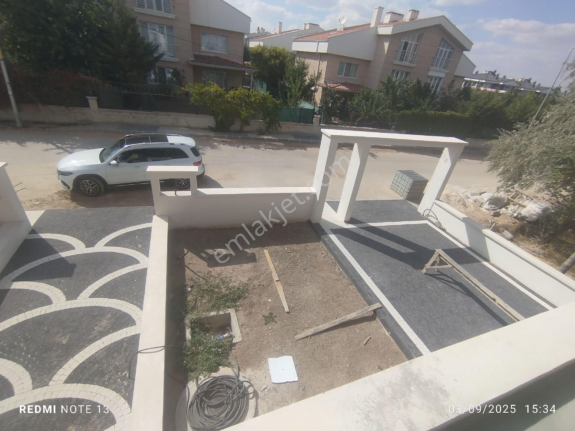 Baglıcada Satılık 4+2 Villa 3kat 500 Metre Arsası - Görsel 32