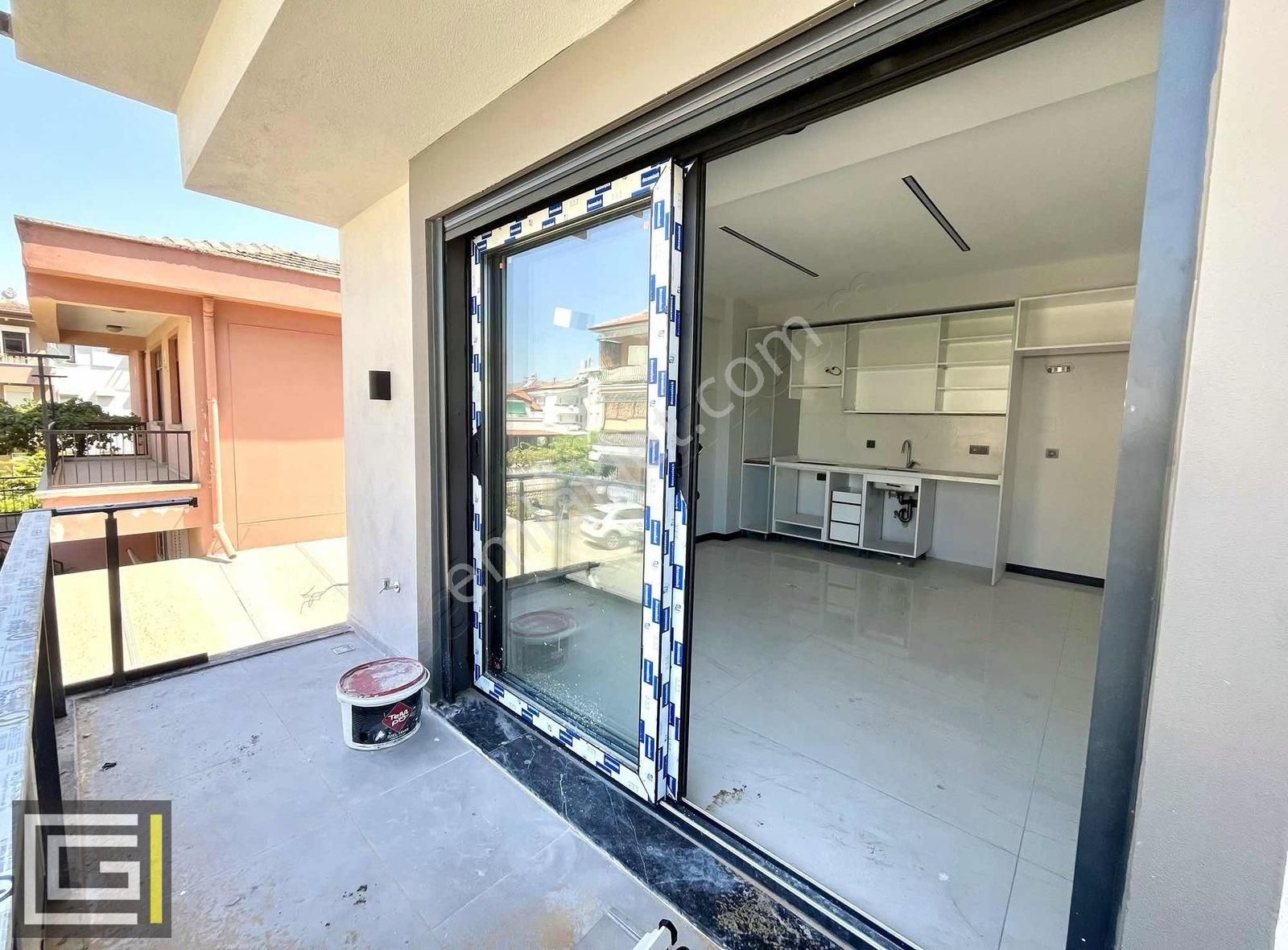 Sahile Ve Şehir Merkezine Komşu Modern Mimaride Ara Kat Fırsatı! - Görsel 12