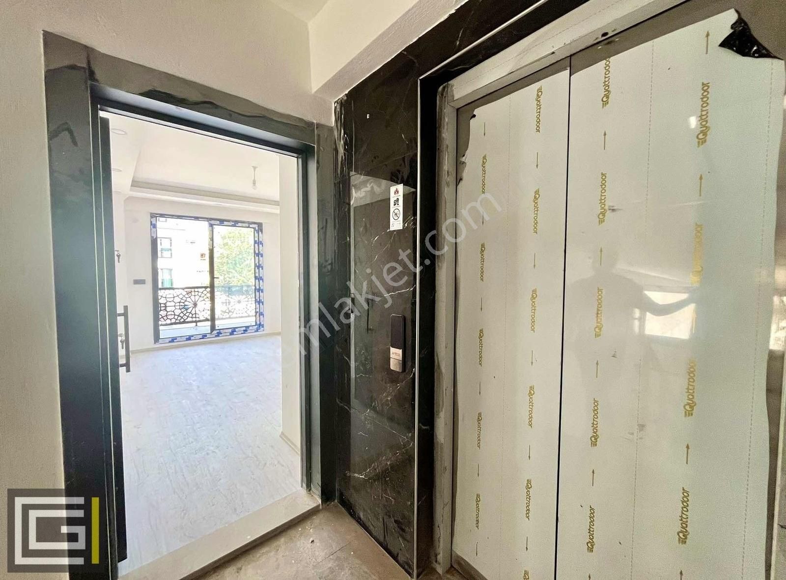 Taşyaka'da Avm Yanında Asansörlü Sıfır 3+1 Ferah Çatı Dubleks!