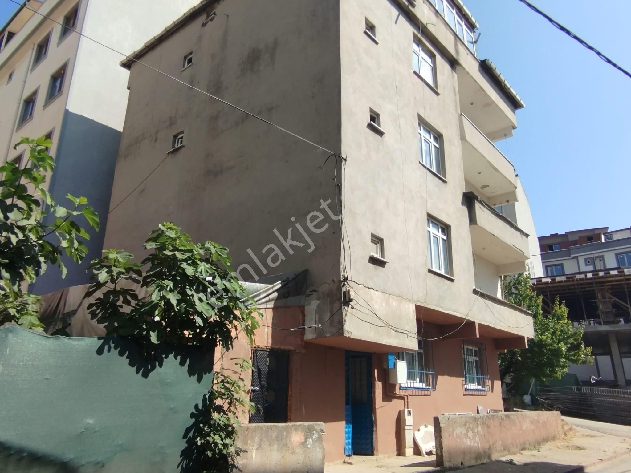 Sancaktepe Abdurrahmangazi Mah. Necip Fazıl Cad. Yakını 4 Katlı + Çatı Katlı Satılık Bina - Görsel 3