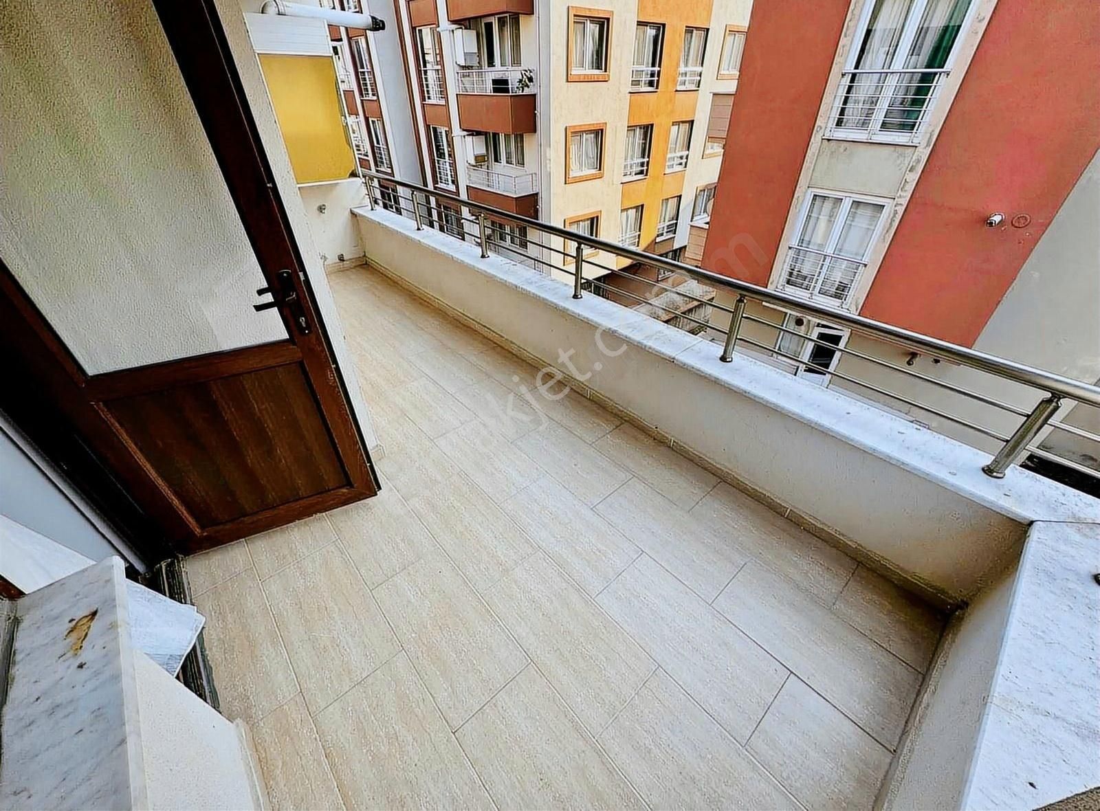 Karakaş Bey Gayrimenkulden Ara Kat Tasarım 1+1 Daire - Görsel 5