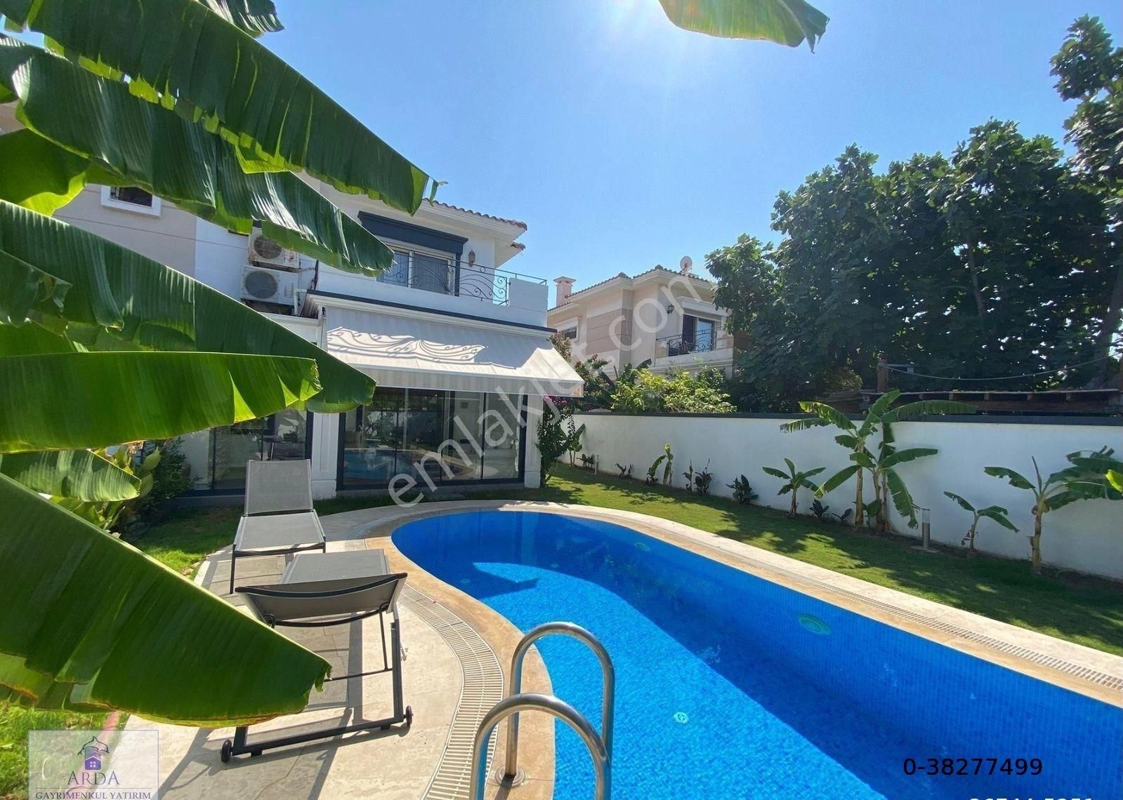 Alaçatı Merkezde Köyiçine Çok Yakın 4+1 Müstakil Yüzme Havuzlu Satılık Lüks Villa - Görsel 31