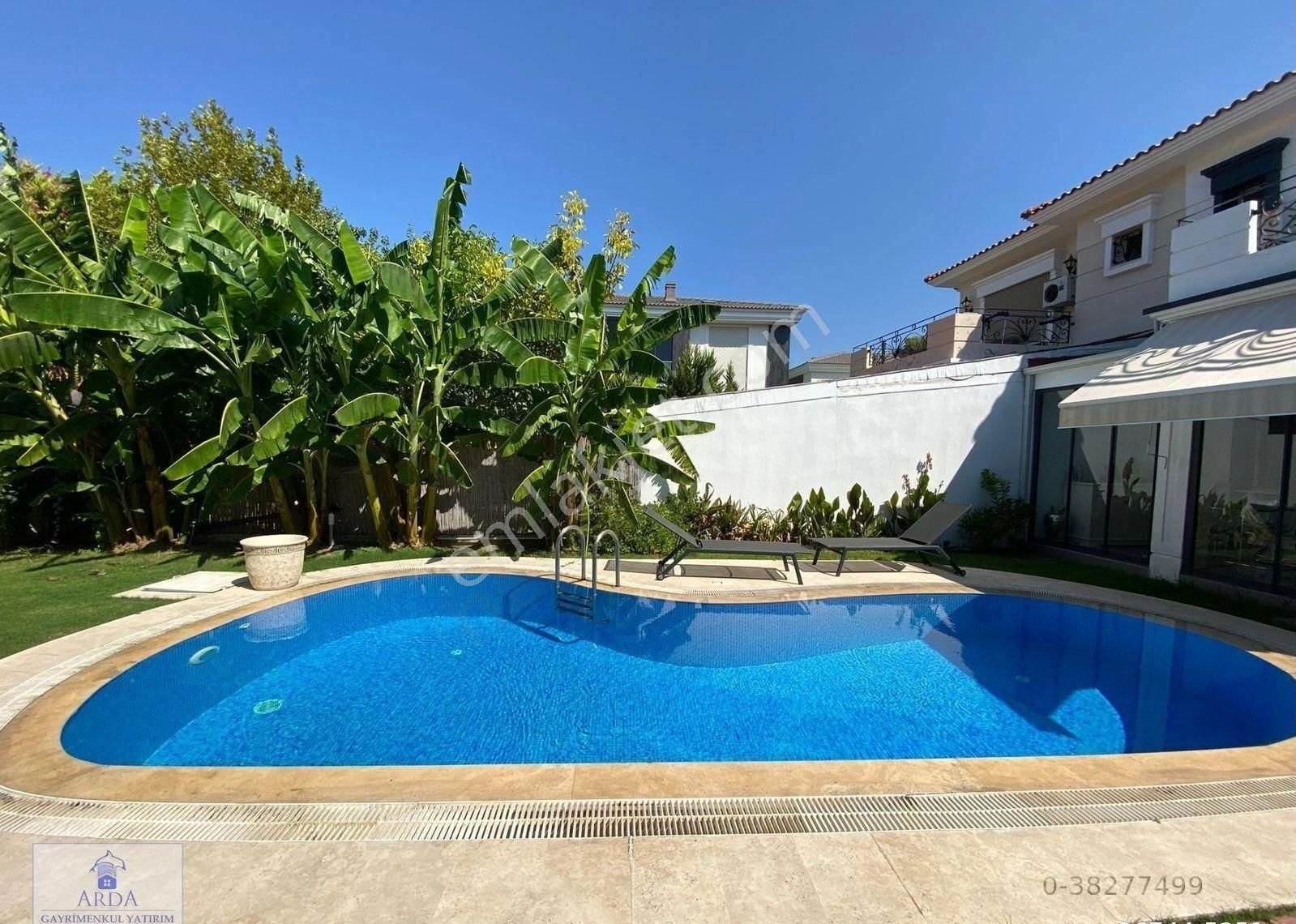 Alaçatı Merkezde Köyiçine Çok Yakın 4+1 Müstakil Yüzme Havuzlu Satılık Lüks Villa - Görsel 21