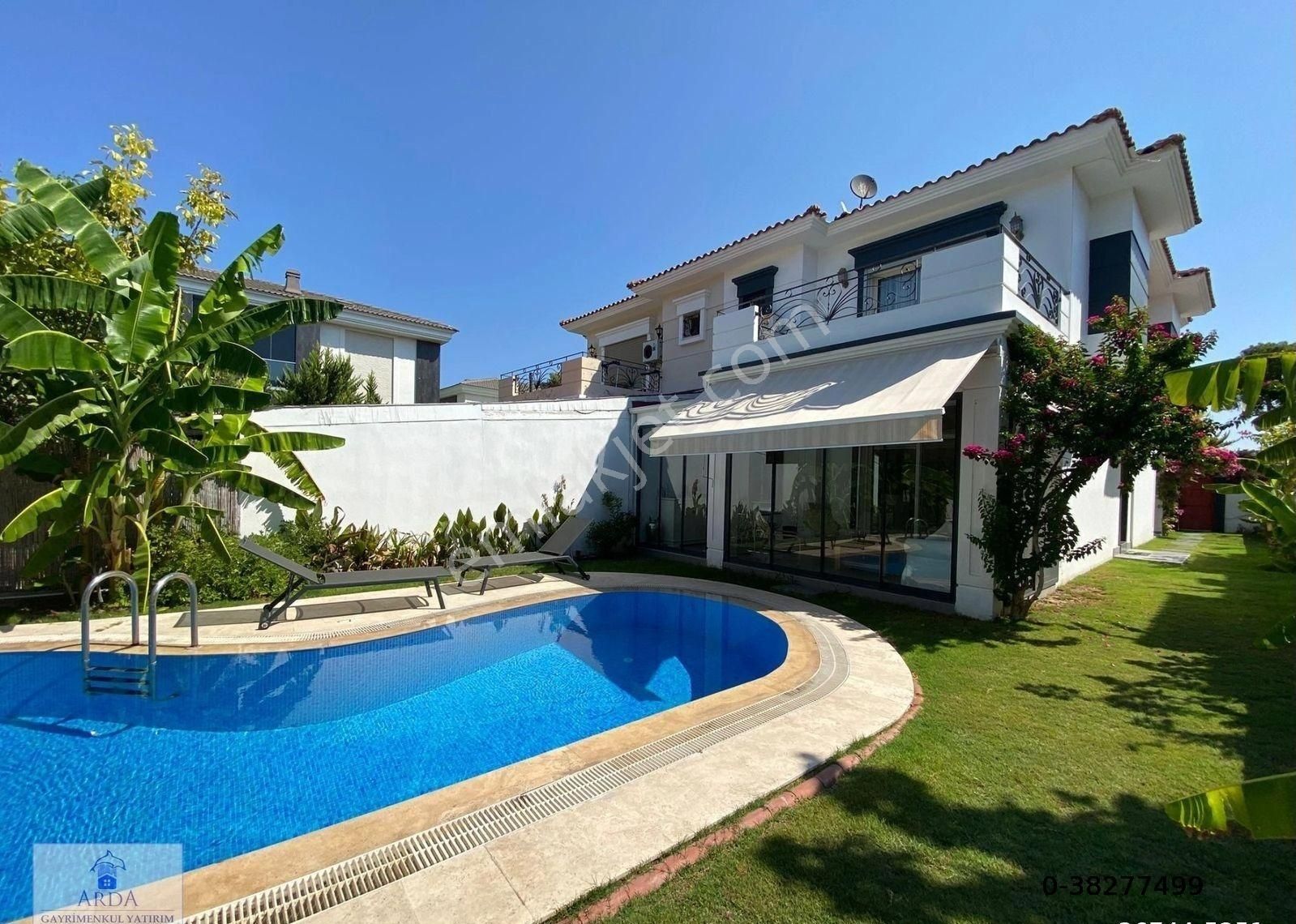 Alaçatı Merkezde Köyiçine Çok Yakın 4+1 Müstakil Yüzme Havuzlu Satılık Lüks Villa - Görsel 34