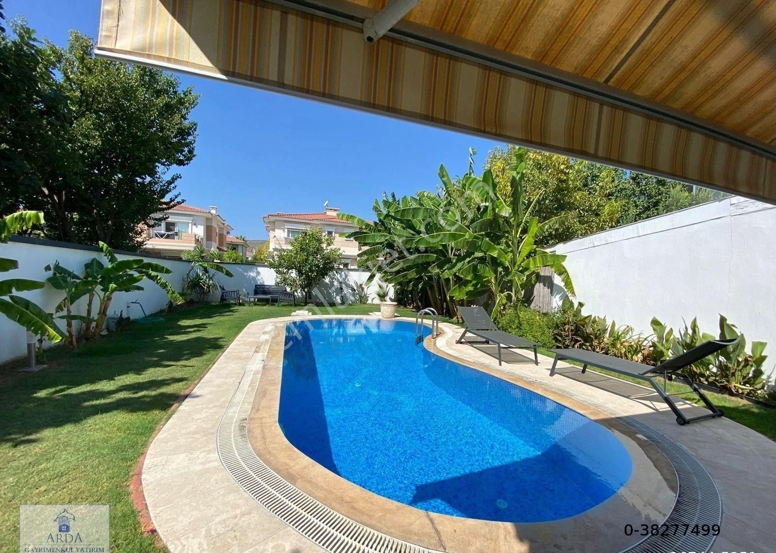 Alaçatı Merkezde Köyiçine Çok Yakın 4+1 Müstakil Yüzme Havuzlu Satılık Lüks Villa - Görsel 18