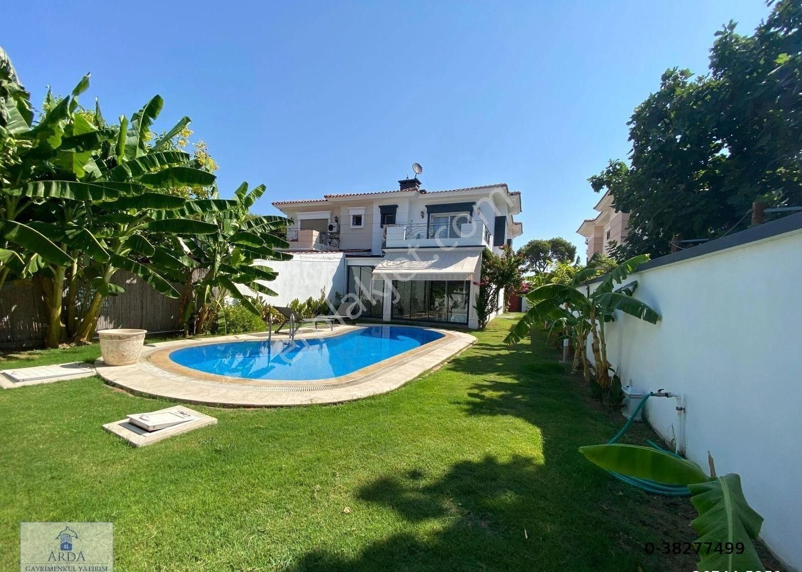 Alaçatı Merkezde Köyiçine Çok Yakın 4+1 Müstakil Yüzme Havuzlu Satılık Lüks Villa - Görsel 15