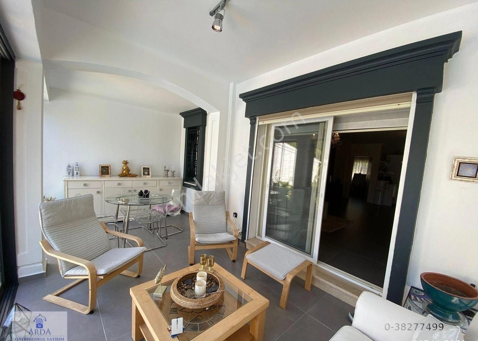 Alaçatı Merkezde Köyiçine Çok Yakın 4+1 Müstakil Yüzme Havuzlu Satılık Lüks Villa - Görsel 25