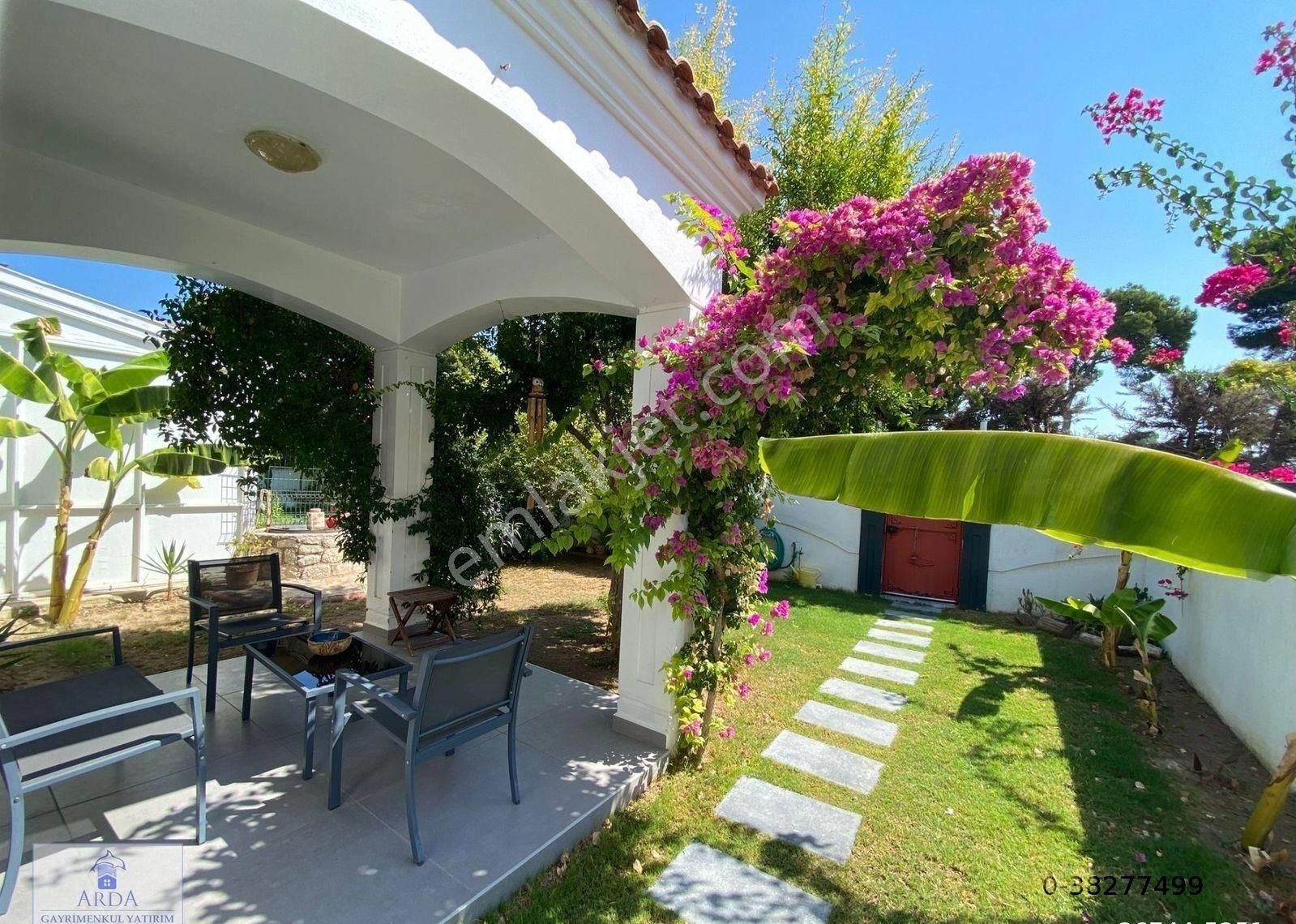 Alaçatı Merkezde Köyiçine Çok Yakın 4+1 Müstakil Yüzme Havuzlu Satılık Lüks Villa - Görsel 13