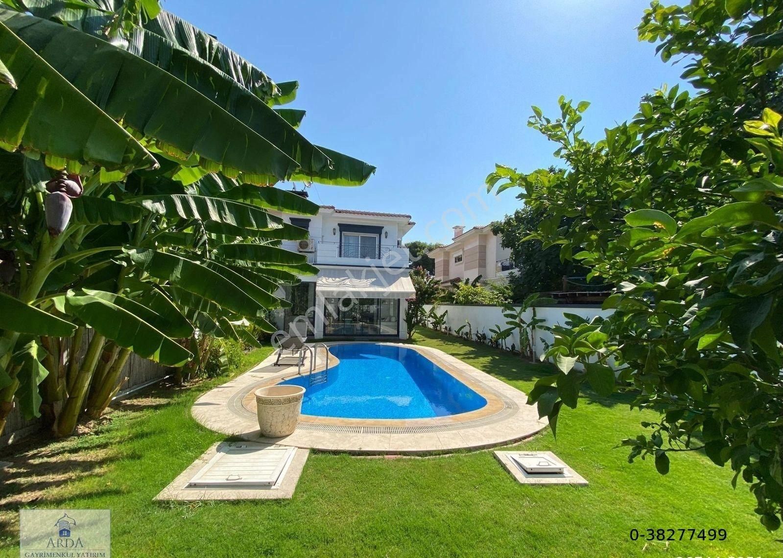 Alaçatı Merkezde Köyiçine Çok Yakın 4+1 Müstakil Yüzme Havuzlu Satılık Lüks Villa - Görsel 29