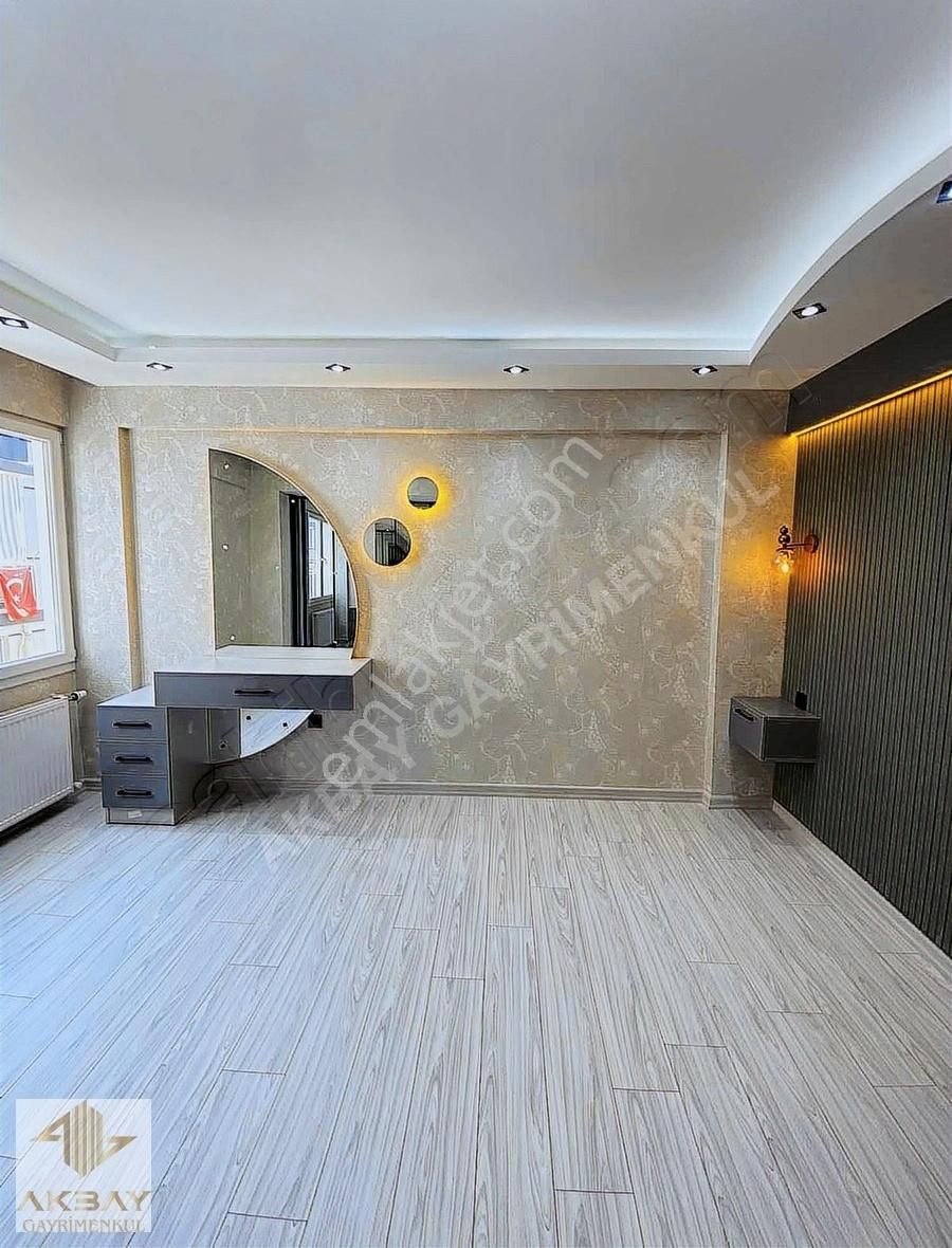 Akbay Gayrmenkulden Balçova Merkezde Ultra Lüx Ara Kat 3+1 Daire