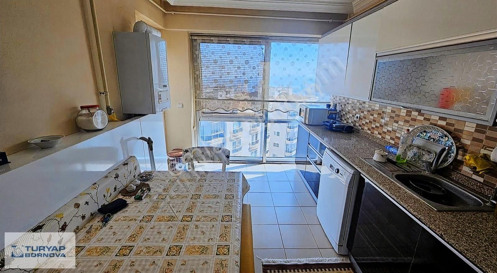 Körfez Mahallesinde Deniz Manzaralı Geniş Köşe Satılık 3+1 Daire - Görsel 12