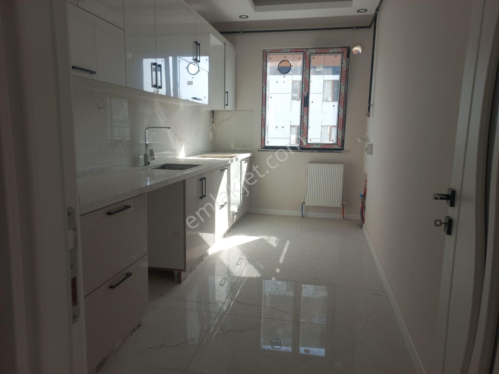 Yukarı Dudullu Mahallesinde Satılık 2+1 Daire