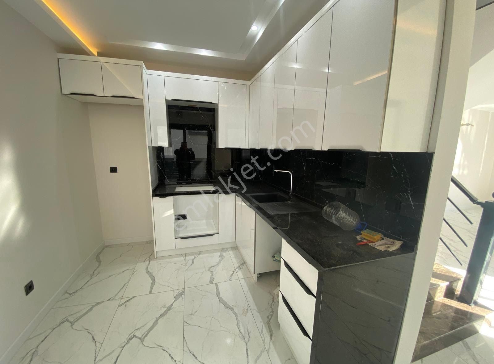 Özderede Ekstra Bahçe Katı Dairesi Olan Lüks Yazlık - Görsel 5