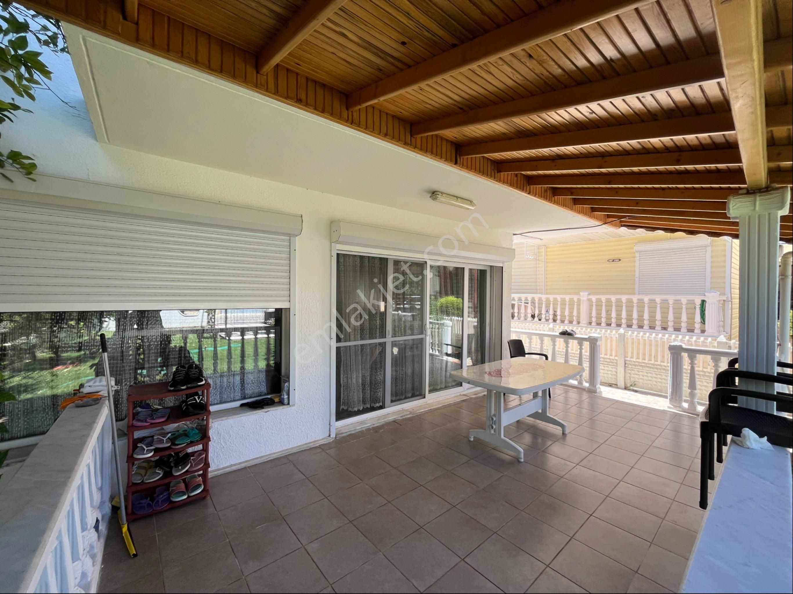 Çukuraltında Denize Sıfır Müstakil Bahçeli Villa - Görsel 12