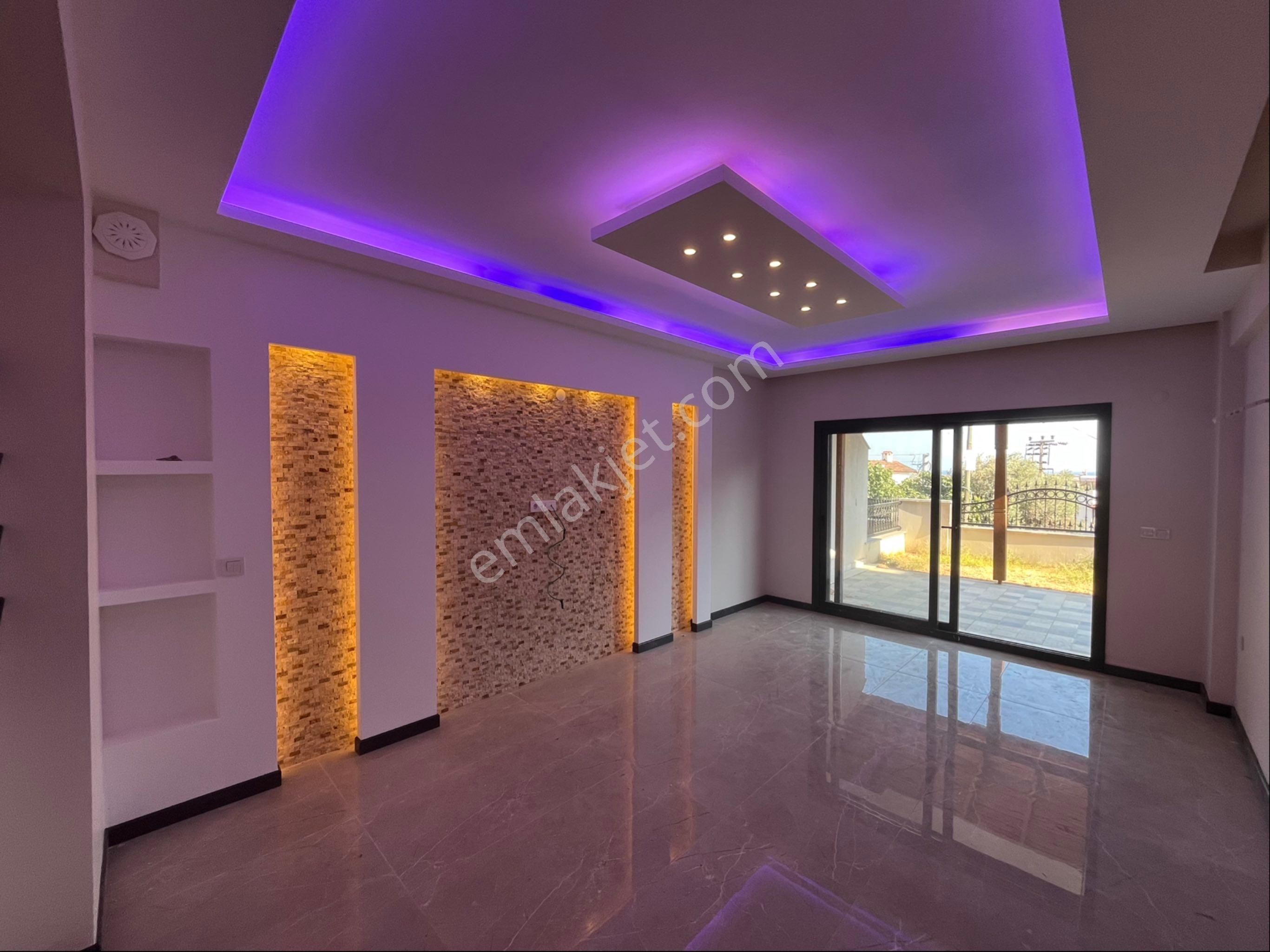 Özderede Zeminden Manzaralı Otoparklı Lüks Villa - Görsel 9