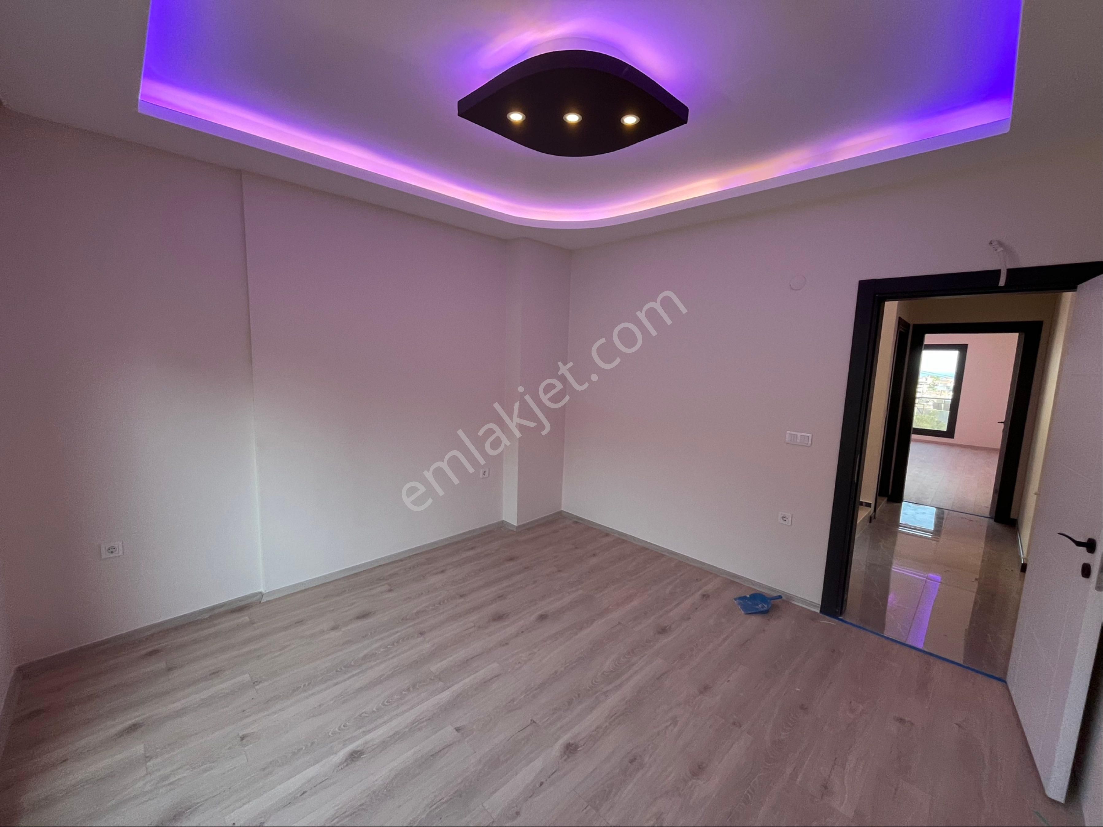 Özderede Zeminden Manzaralı Otoparklı Lüks Villa - Görsel 22