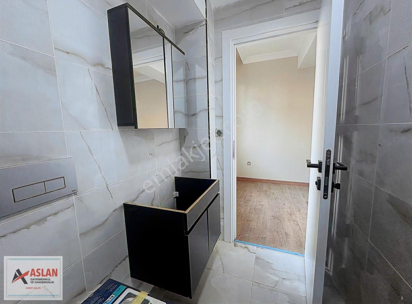 Çengelköy Sultanmurat Caddesinde Satılık 3+1 Arakat Daire 140m2 - Görsel 10