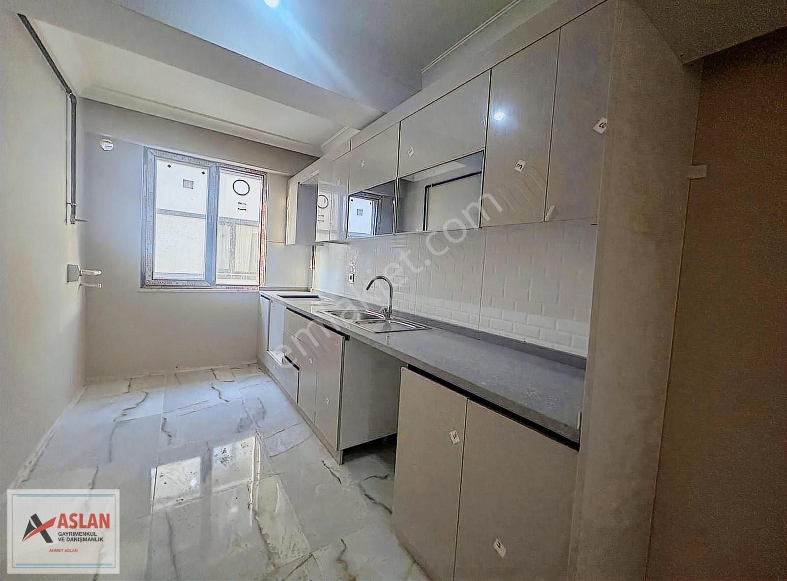 Çengelköy Sultanmurat Caddesinde Satılık 3+1 Arakat Daire 140m2 - Görsel 13