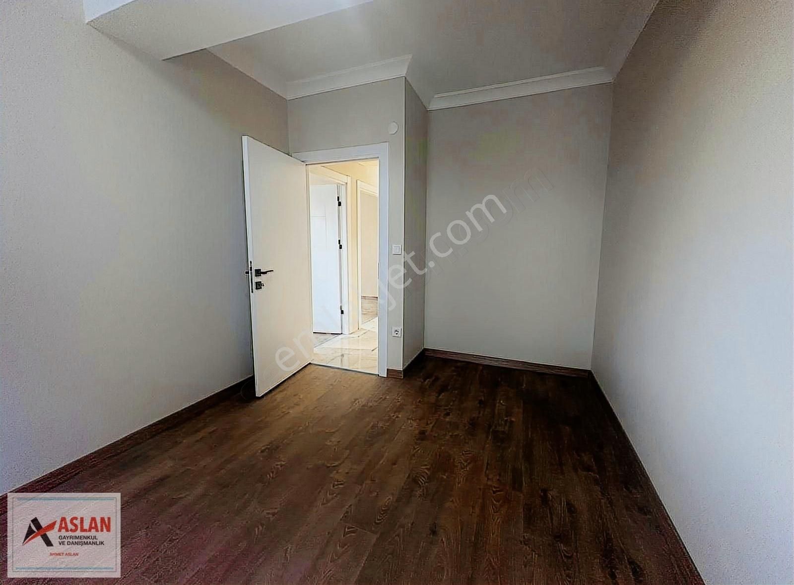 Çengelköy Sultanmurat Caddesinde Satılık 3+1 Arakat Daire 140m2 - Görsel 4