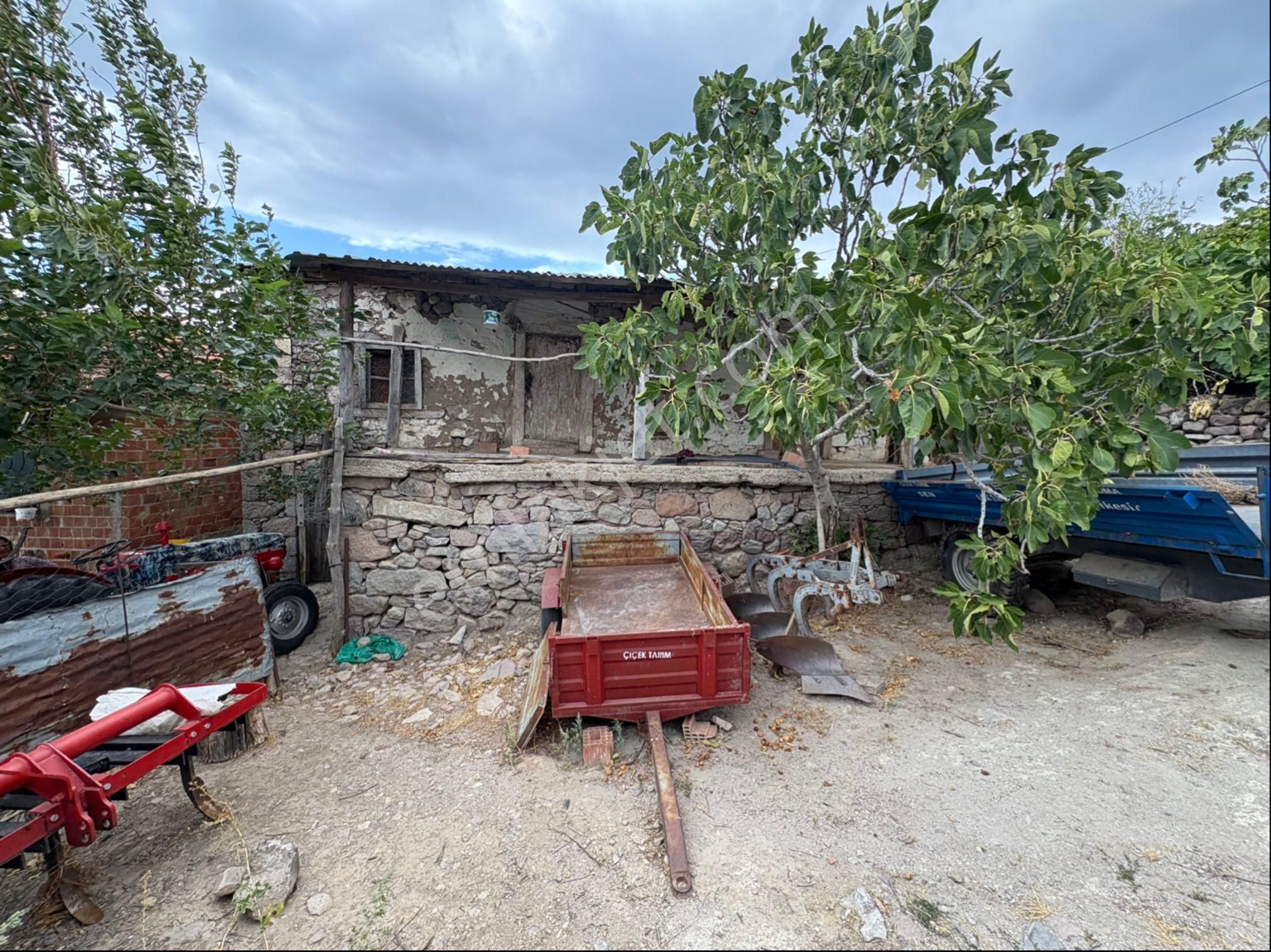 Durmuşlar Mahallesi’nde Satılık Kargir Avlulu Köy Evi - Görsel 8