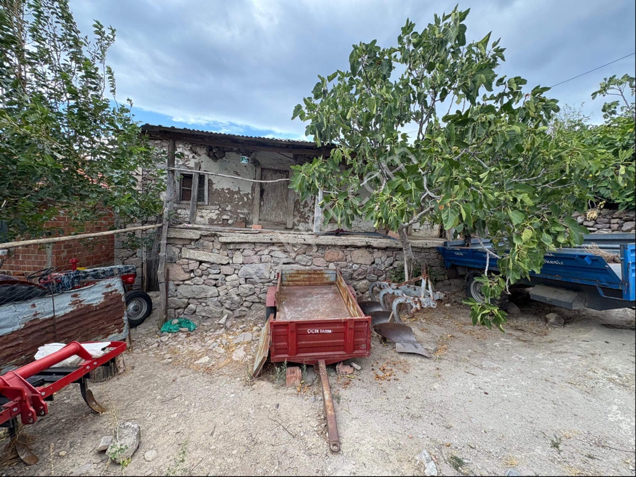 Durmuşlar Mahallesi’nde Satılık Kargir Avlulu Köy Evi - Görsel 7