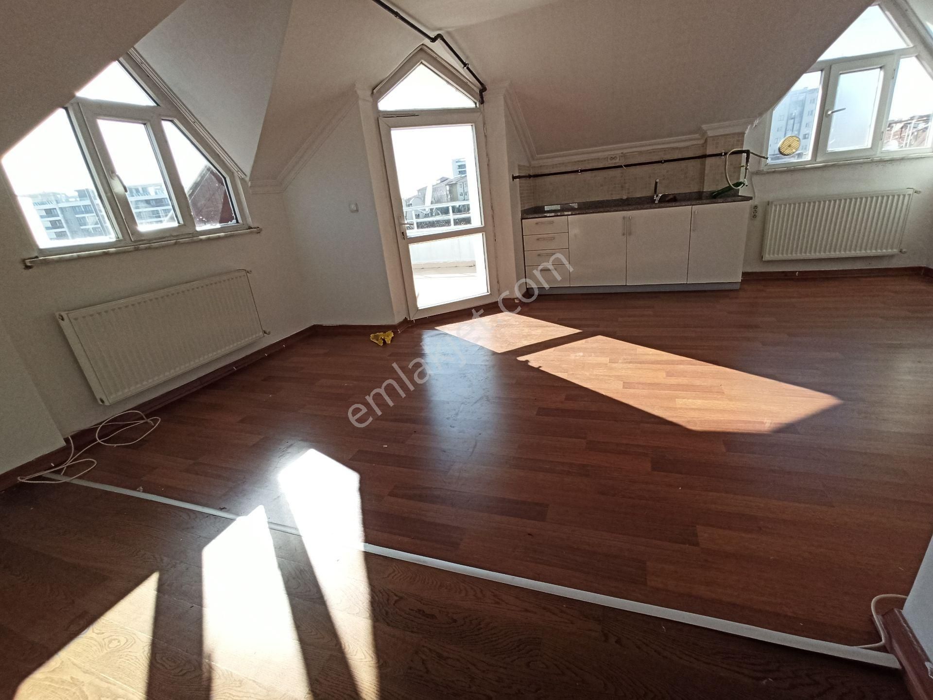 Merkeze Yakın Asansörlü Yeni Binada 200 M² 5+2 Ayrı Girişli Dubleks - Görsel 24