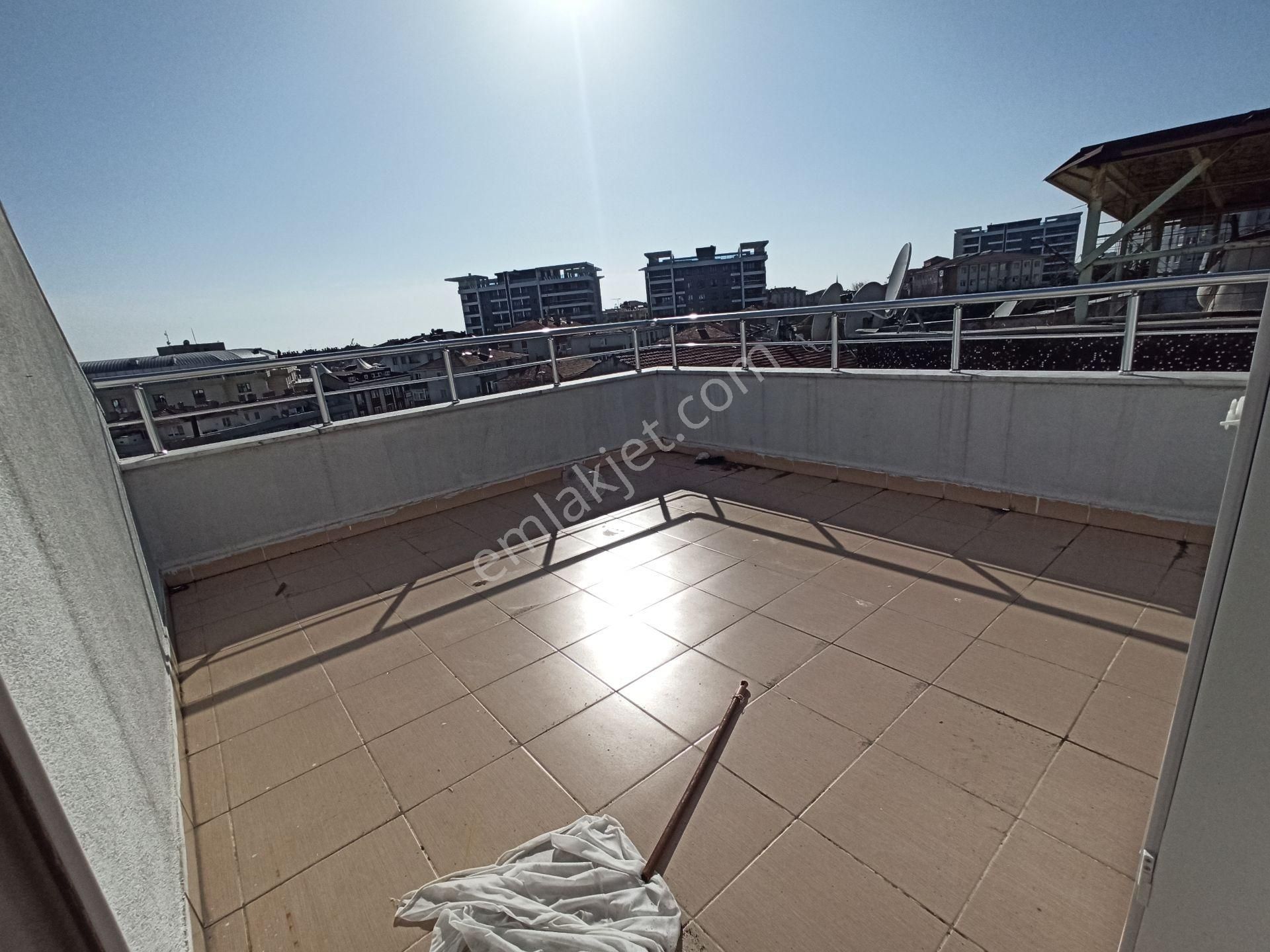 Merkeze Yakın Asansörlü Yeni Binada 200 M² 5+2 Ayrı Girişli Dubleks - Görsel 26