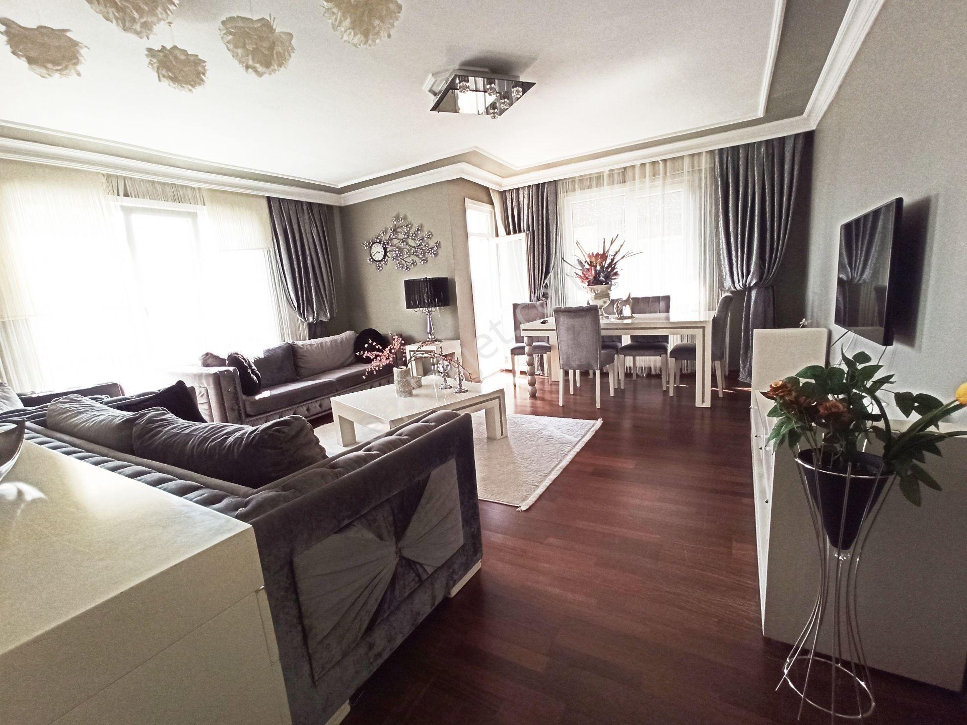 Merkeze Yakın Asansörlü Yeni Binada 200 M² 5+2 Ayrı Girişli Dubleks