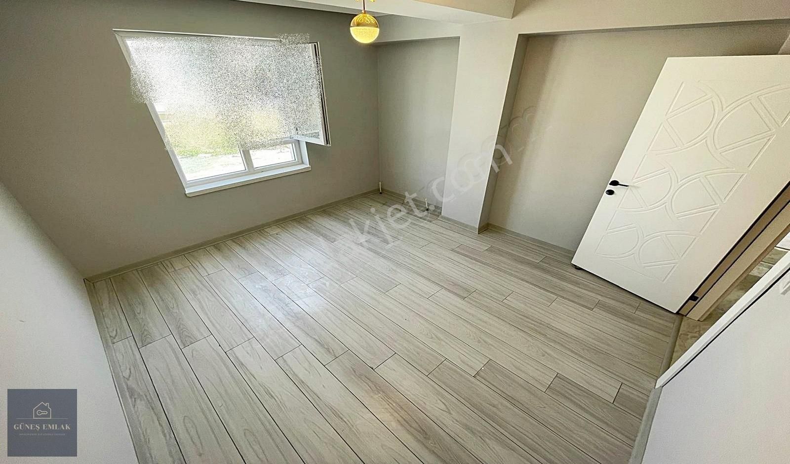 Güneş Emlak Yenikent'te Köşe Başı Önü Açık Ful Yapılı Daire - Görsel 8