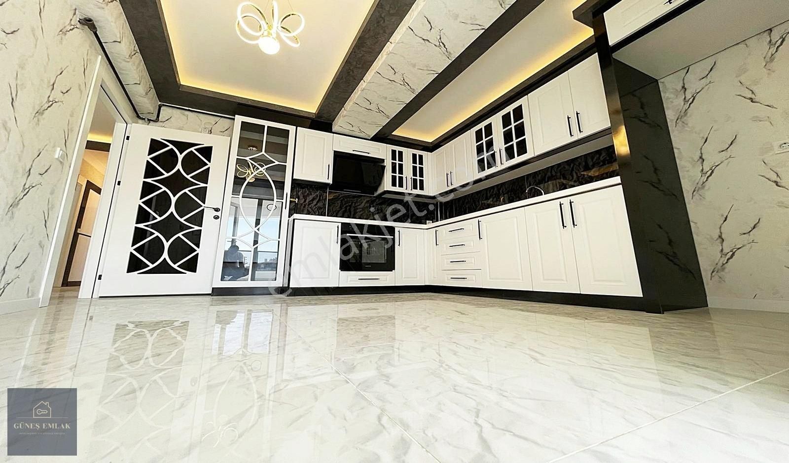 Güneş Emlak Yenikent'te Köşe Başı Önü Açık Ful Yapılı Daire - Görsel 26