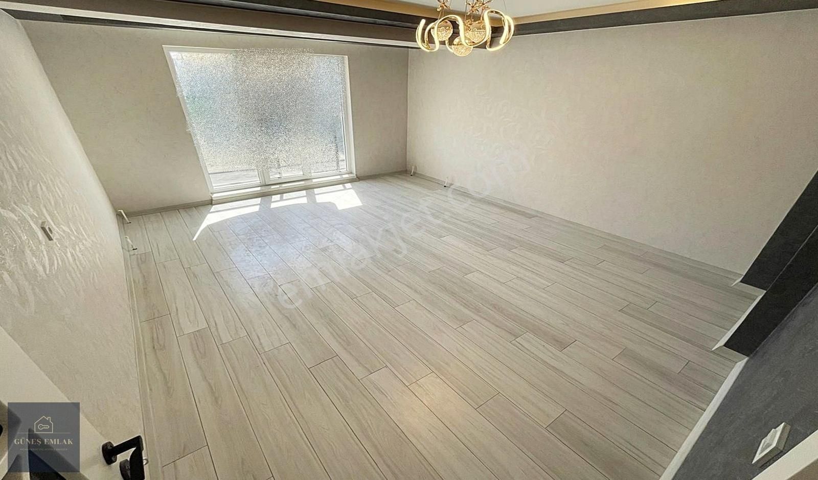 Güneş Emlak Yenikent'te Köşe Başı Önü Açık Ful Yapılı Daire - Görsel 12