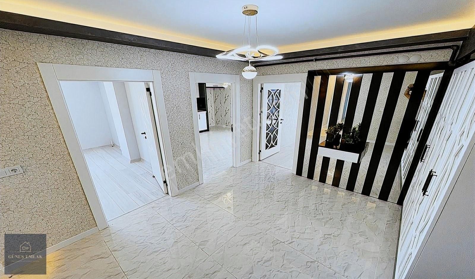 Güneş Emlak Yenikent'te Köşe Başı Önü Açık Ful Yapılı Daire - Görsel 5