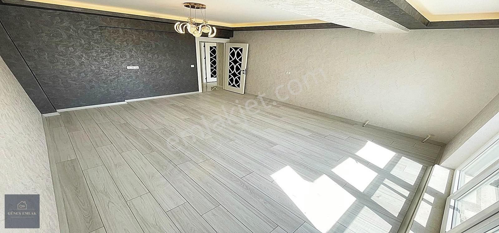 Güneş Emlak Yenikent'te Köşe Başı Önü Açık Ful Yapılı Daire - Görsel 6