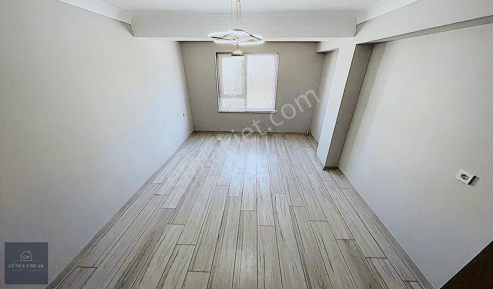 Güneş Emlak Yenikent'te Köşe Başı Önü Açık Ful Yapılı Daire - Görsel 14
