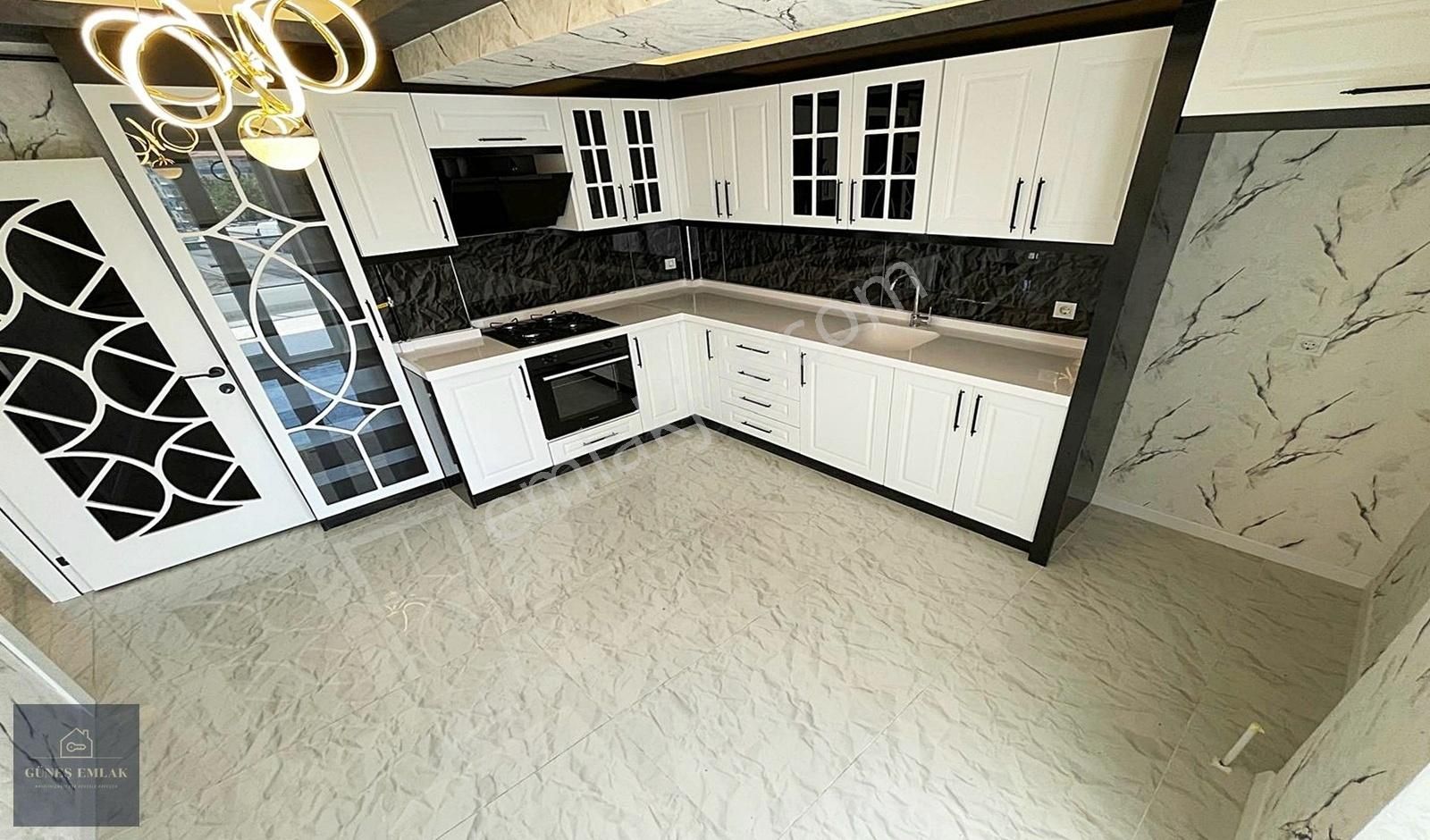 Güneş Emlak Yenikent'te Köşe Başı Önü Açık Ful Yapılı Daire - Görsel 27
