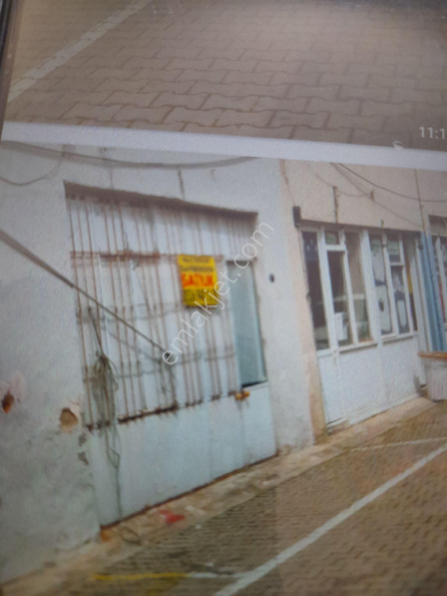 İzmir Beydağ Da Atatürk Mah Çarşıda 40 M2 Dükkan Satılıktır.