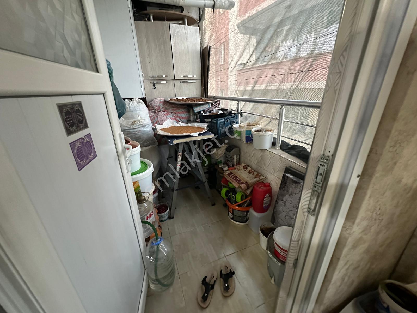 Akev Gayrimenkul'den Ahmet Yesevi'de Ara Kat Bakımlı 2+1 Daire - Görsel 4