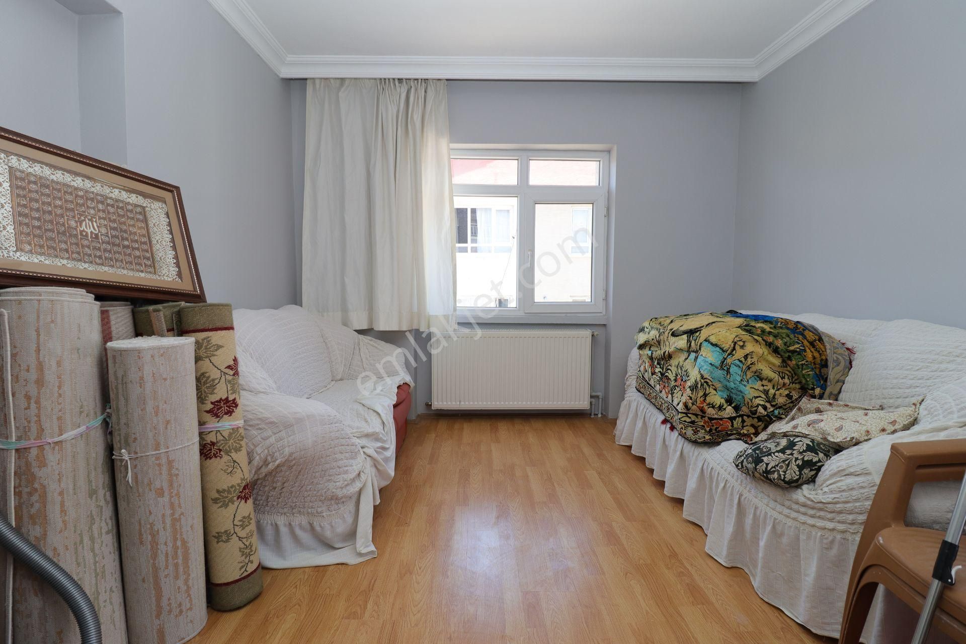 Akif'ten Elvan Mahallesinde Asansörlü 4+2 Teraslı Daire - Görsel 9