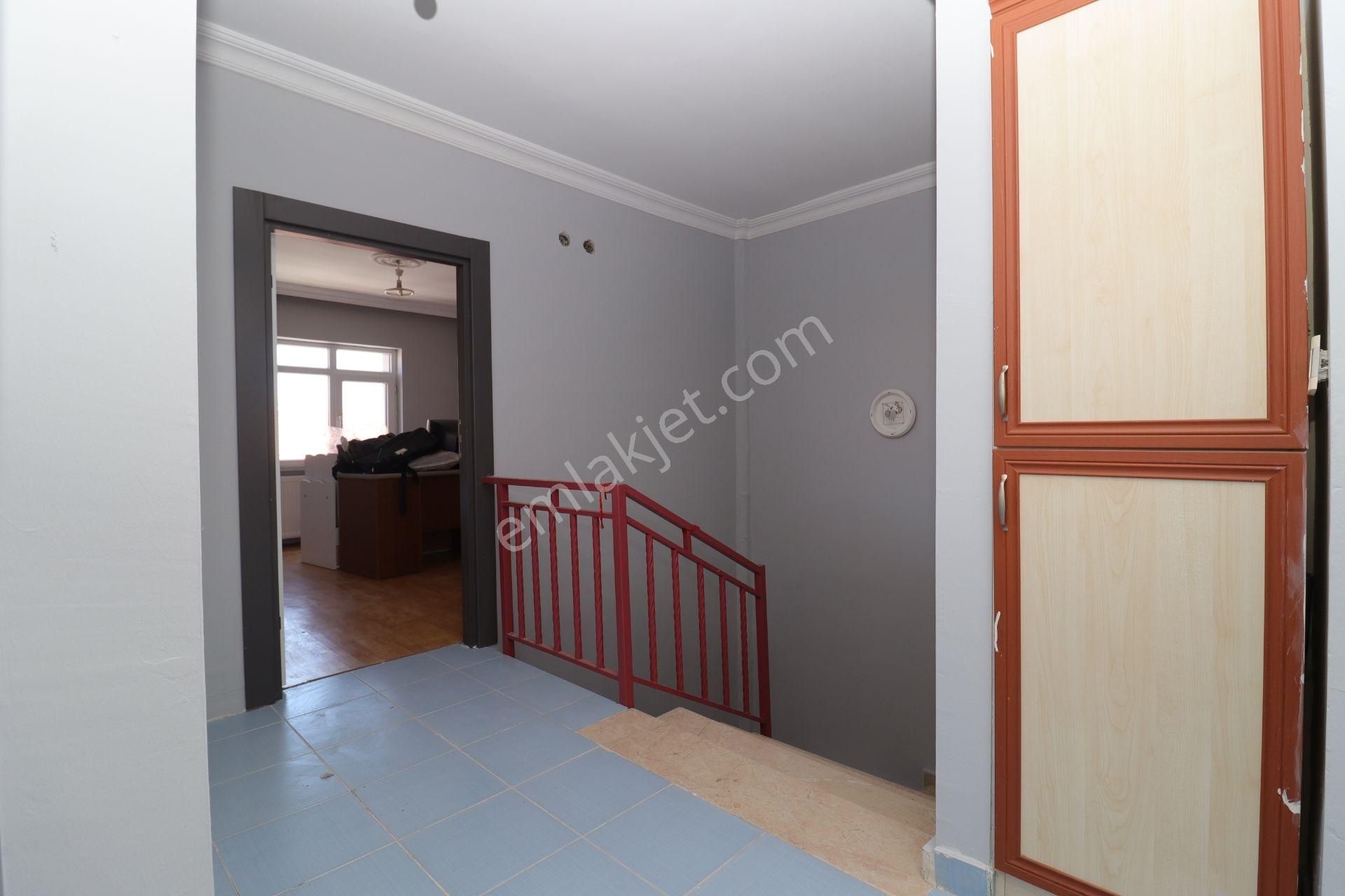 Akif'ten Elvan Mahallesinde Asansörlü 4+2 Teraslı Daire - Görsel 25