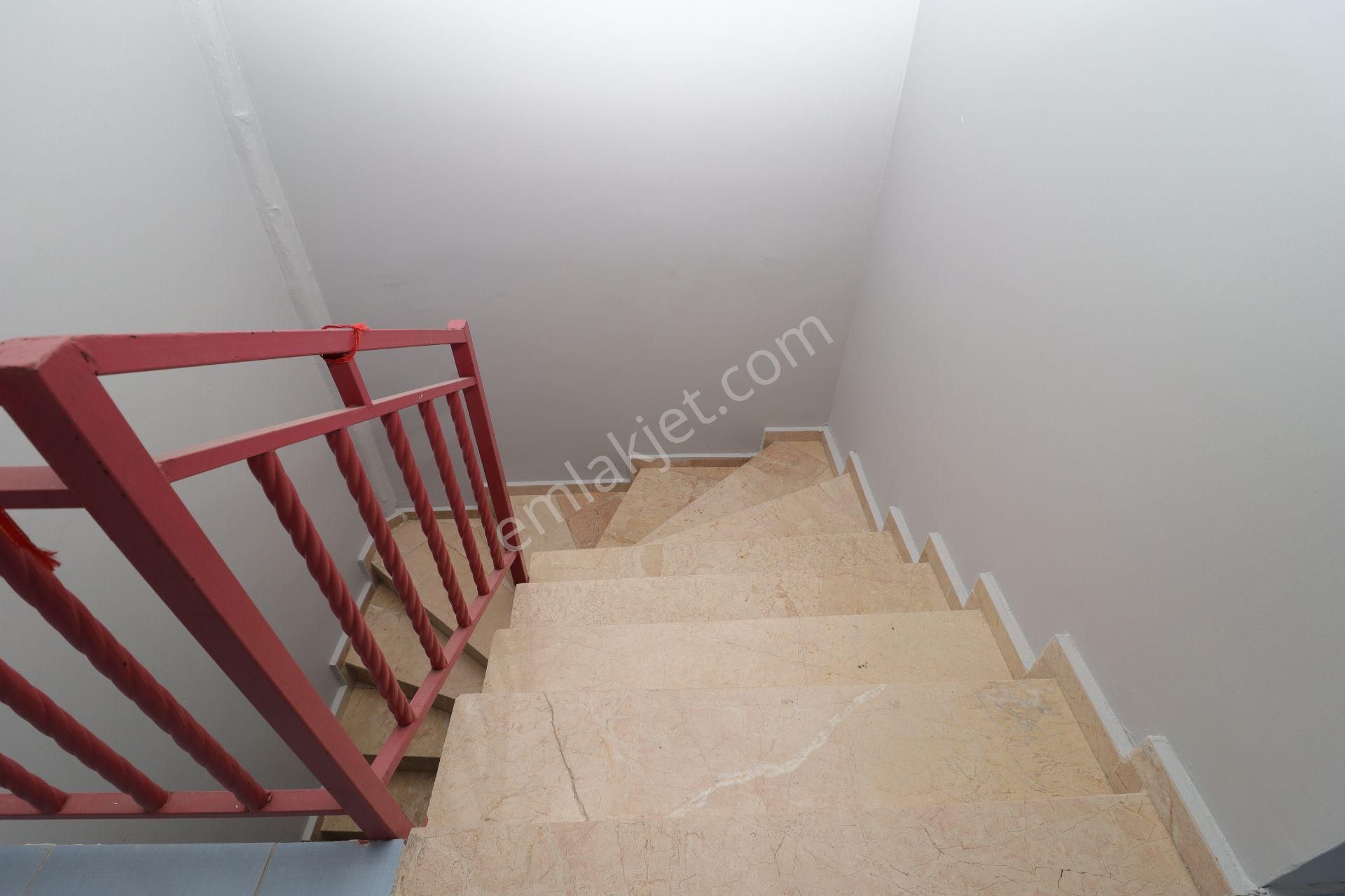 Akif'ten Elvan Mahallesinde Asansörlü 4+2 Teraslı Daire - Görsel 23